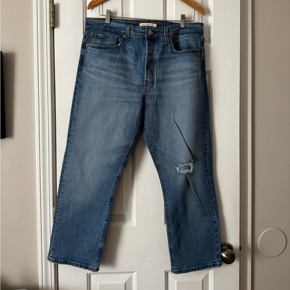 Levi's Wedgie Straight Jeans Distressed Light Wash High Rise W33 L26 - Picture 1 of 7